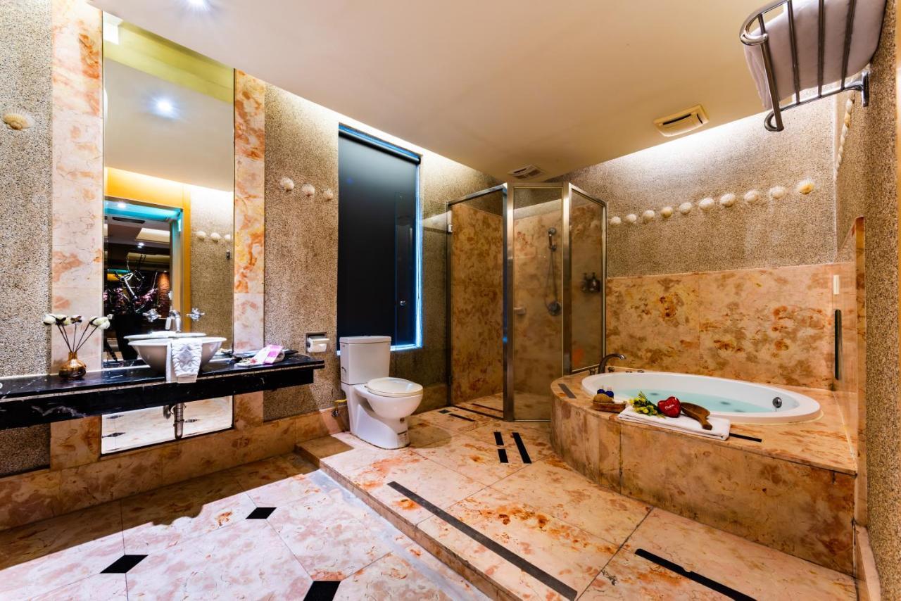 Liti Motel Taichung Bagian luar foto