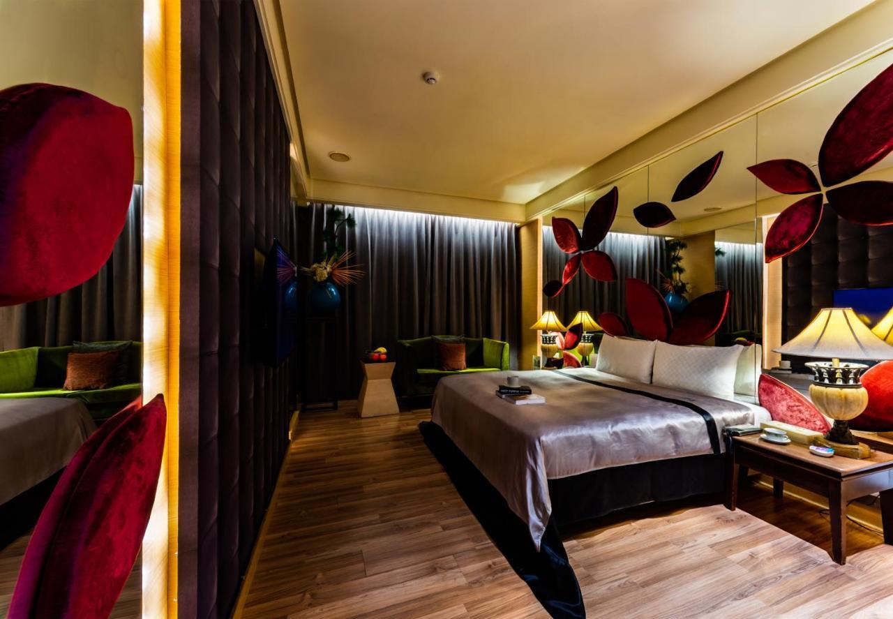 Liti Motel Taichung Bagian luar foto