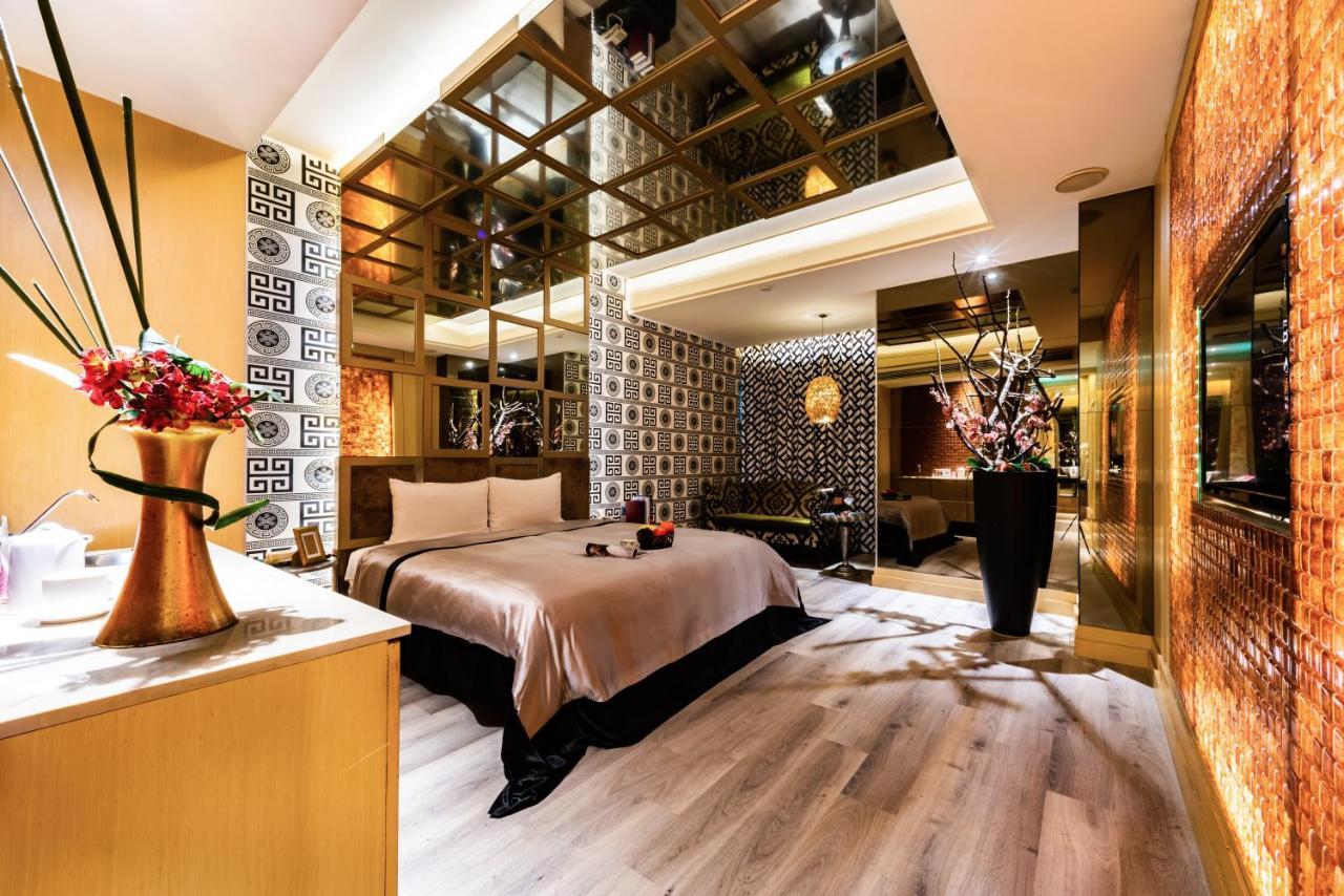 Liti Motel Taichung Bagian luar foto