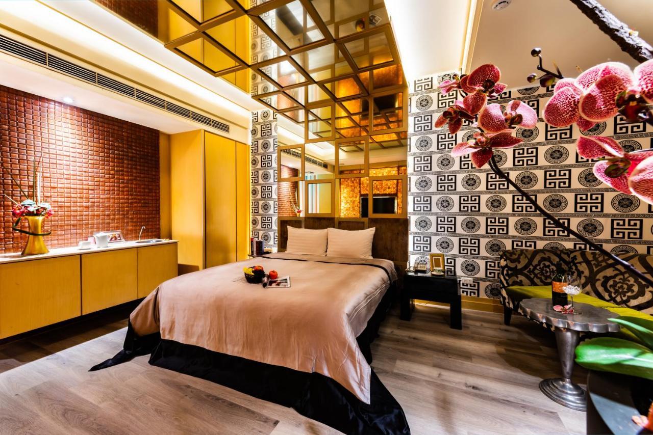 Liti Motel Taichung Bagian luar foto