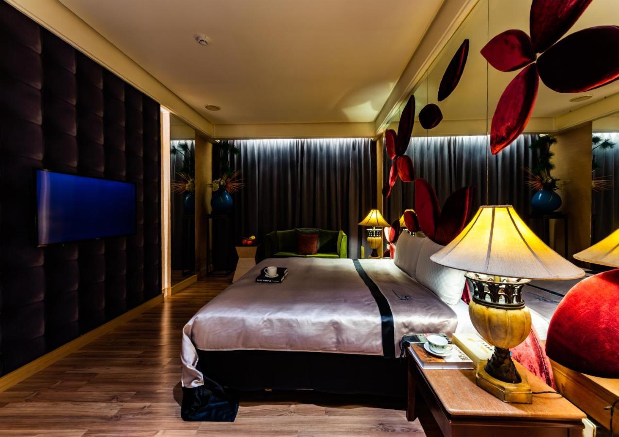 Liti Motel Taichung Bagian luar foto