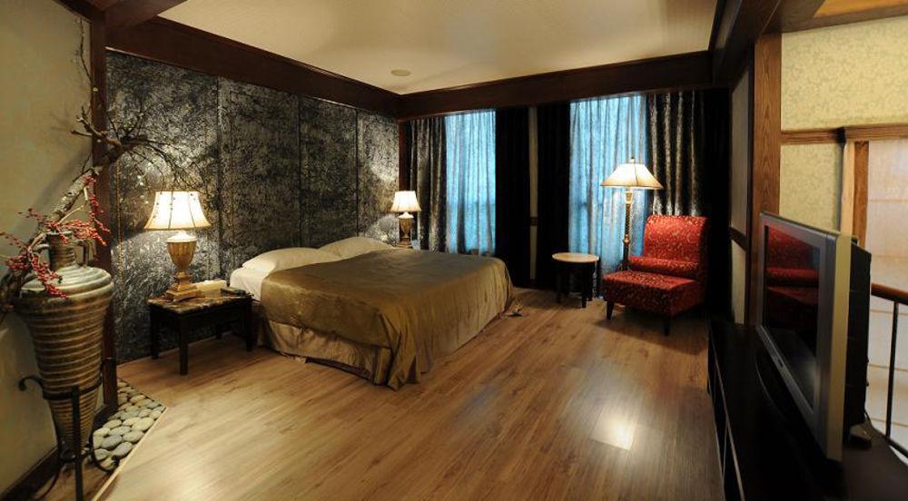 Liti Motel Taichung Bagian luar foto