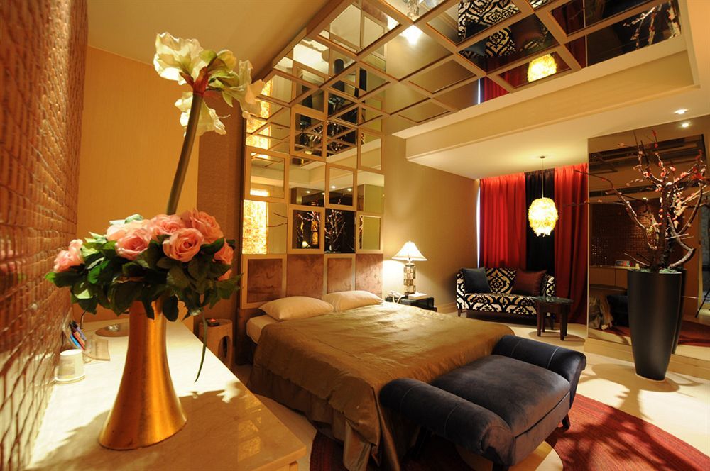 Liti Motel Taichung Bagian luar foto