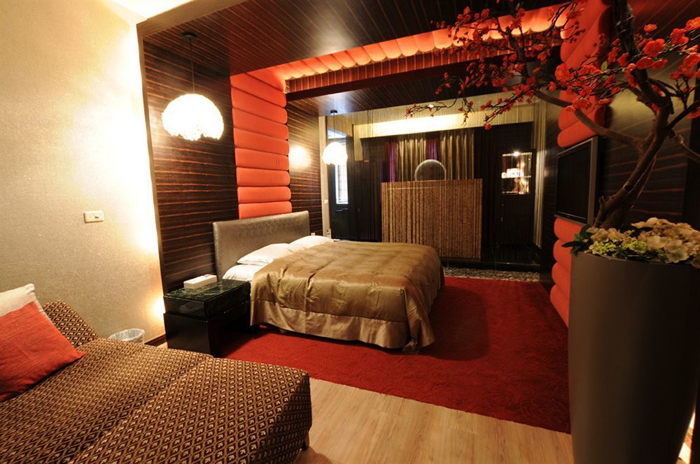 Liti Motel Taichung Bagian luar foto