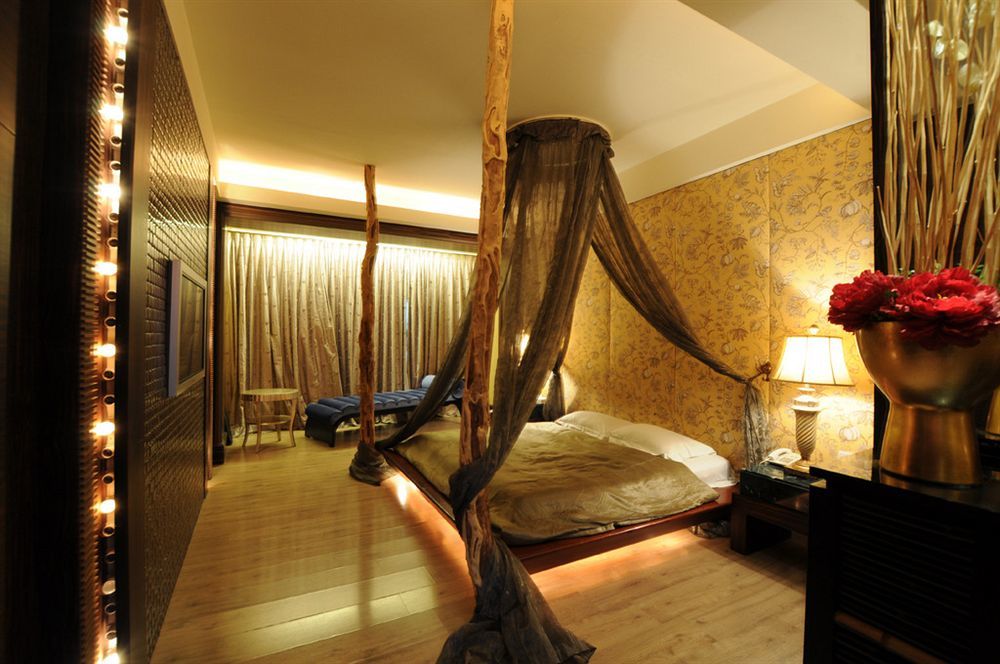Liti Motel Taichung Bagian luar foto