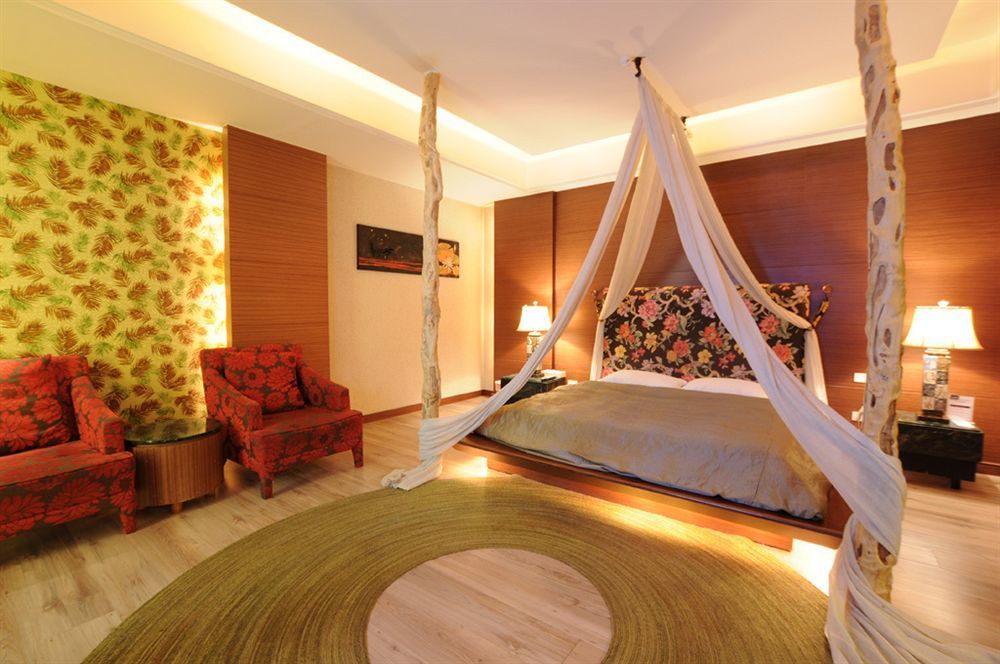 Liti Motel Taichung Bagian luar foto