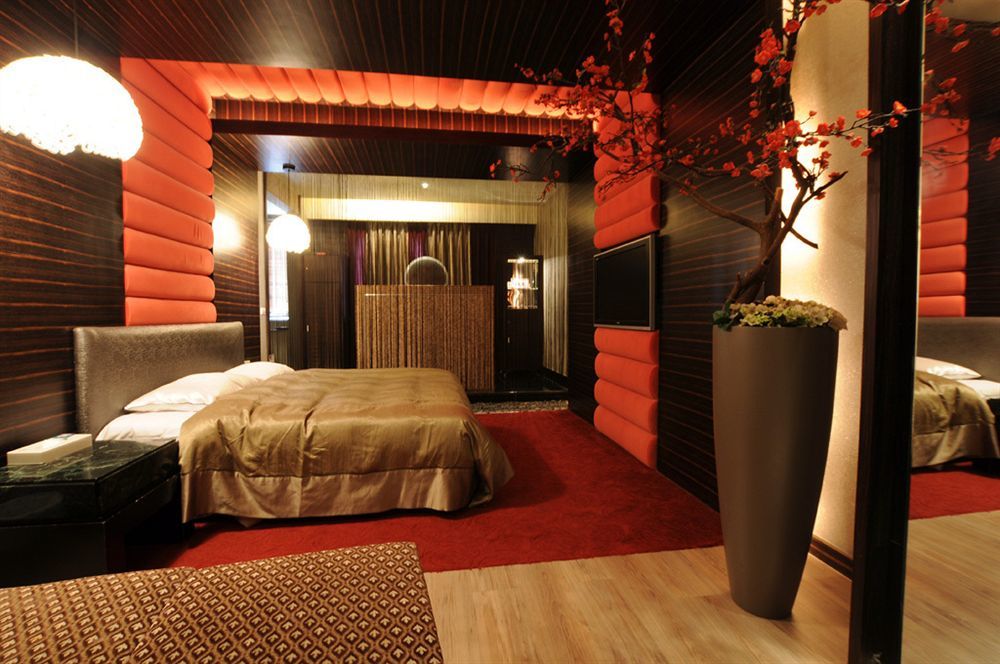 Liti Motel Taichung Bagian luar foto