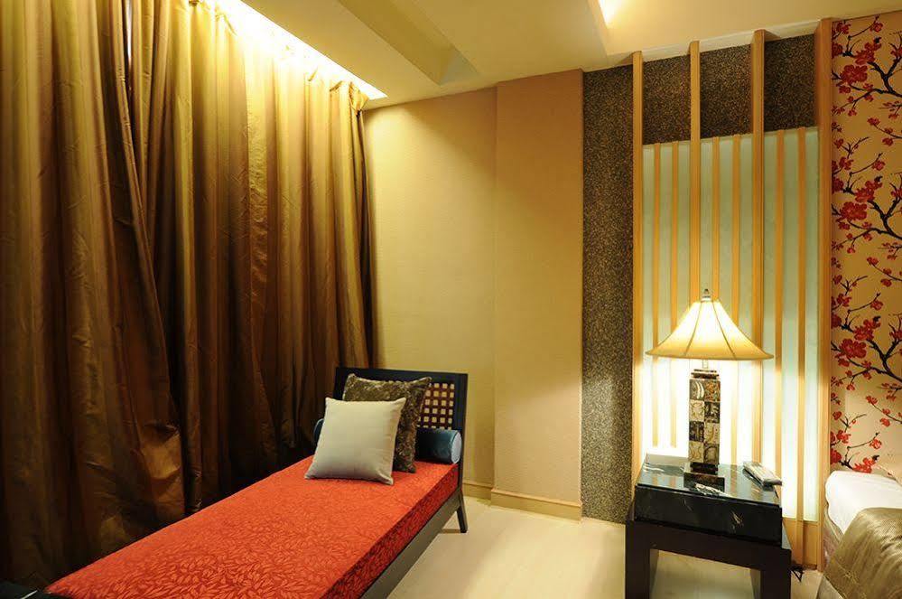Liti Motel Taichung Bagian luar foto