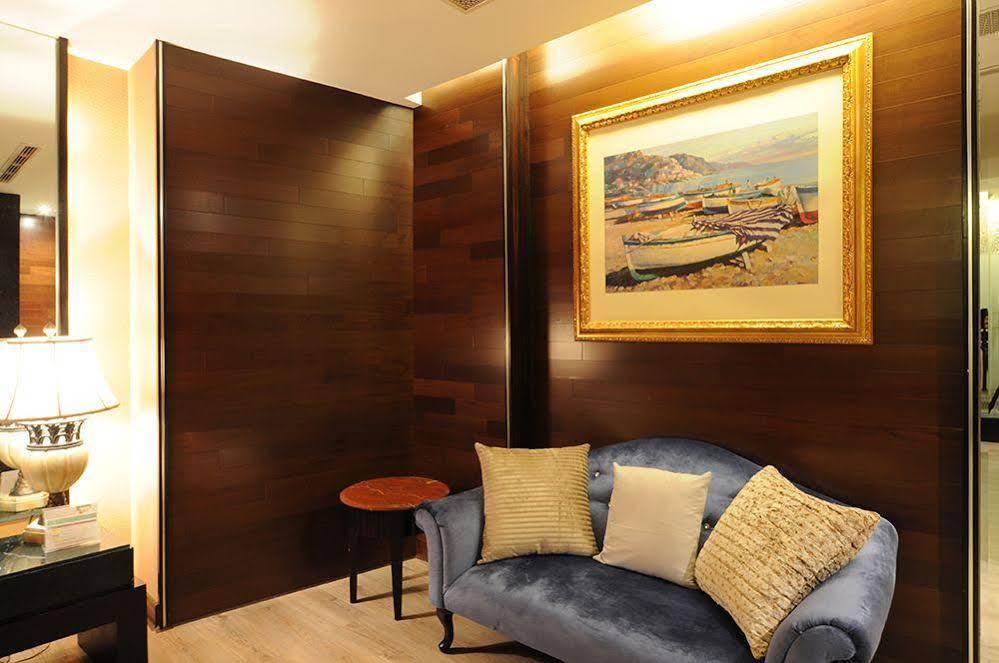 Liti Motel Taichung Bagian luar foto