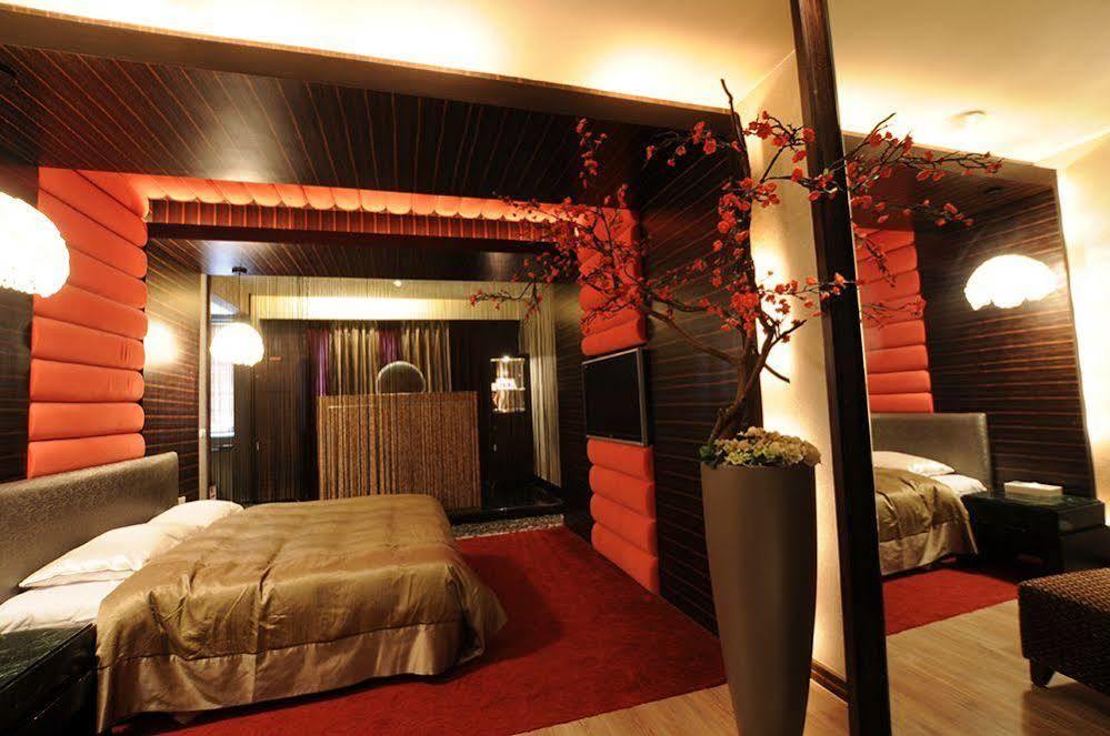 Liti Motel Taichung Bagian luar foto