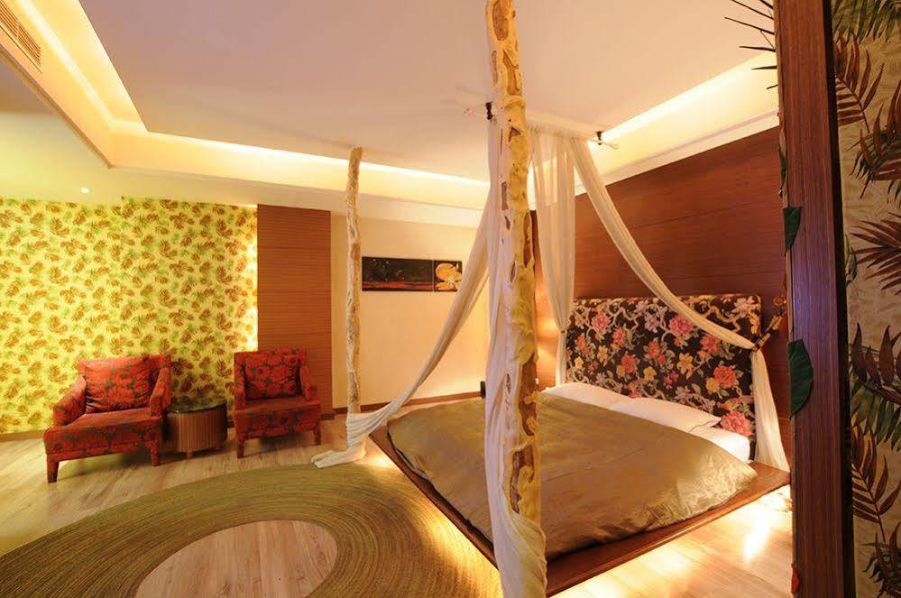 Liti Motel Taichung Bagian luar foto