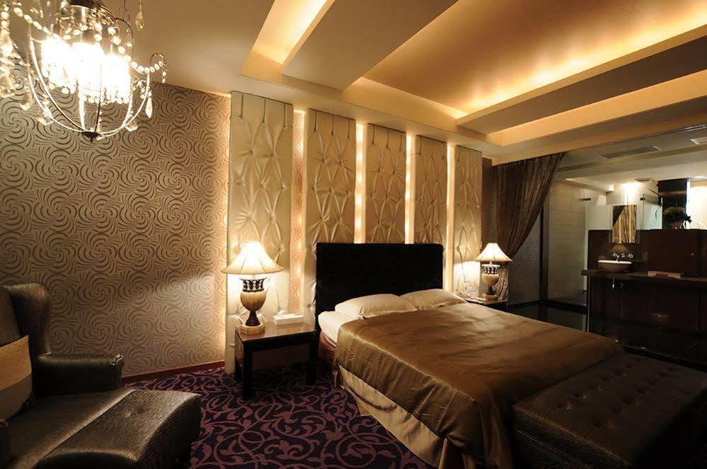 Liti Motel Taichung Bagian luar foto