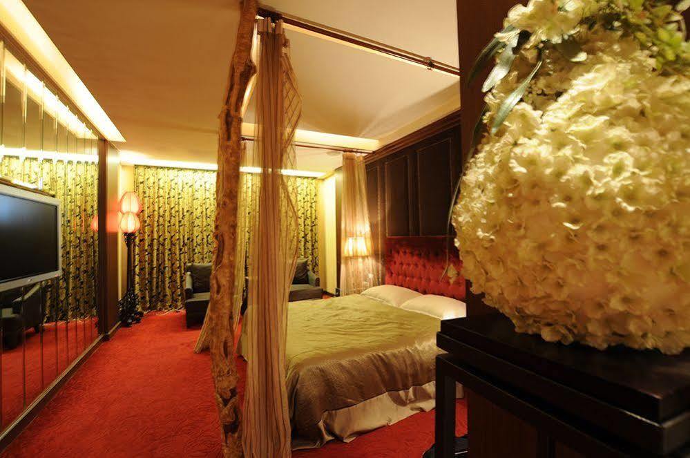 Liti Motel Taichung Bagian luar foto
