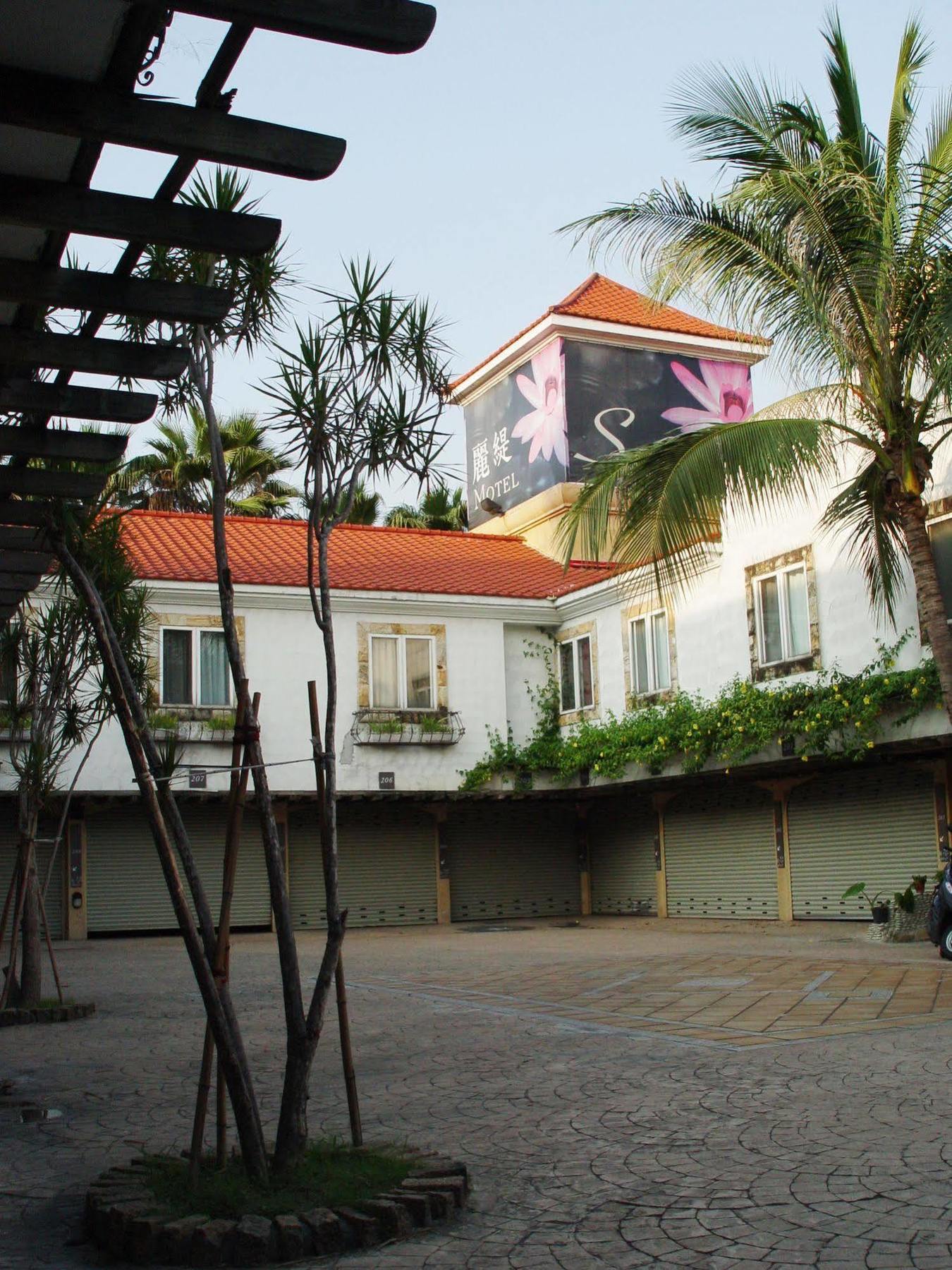 Liti Motel Taichung Bagian luar foto