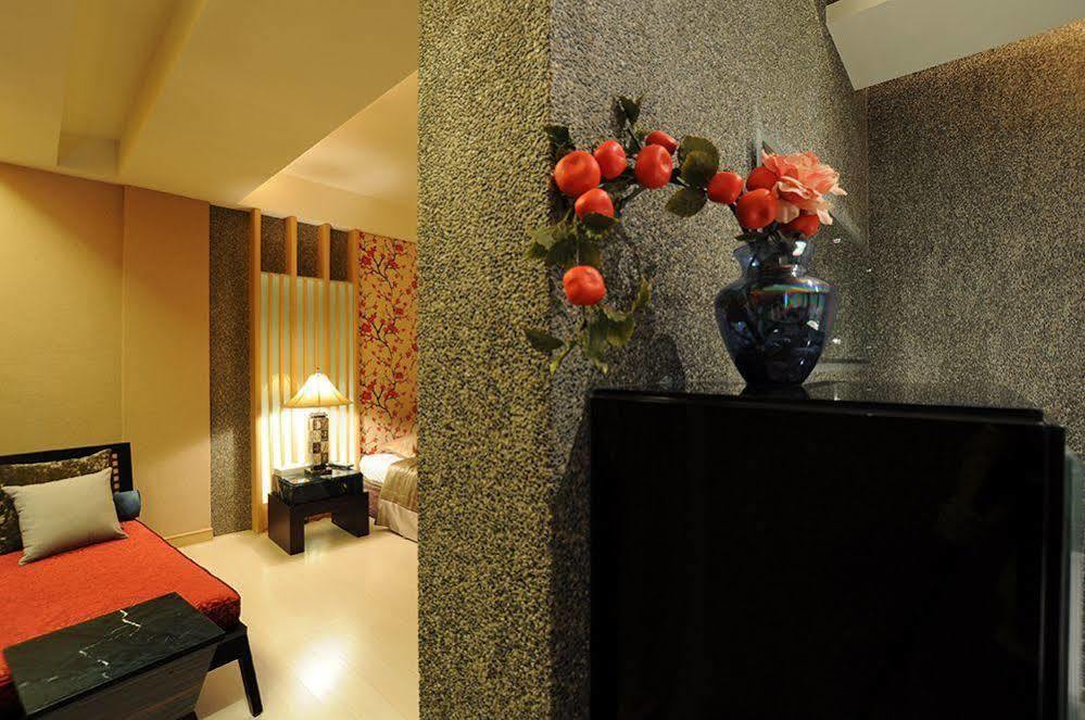 Liti Motel Taichung Bagian luar foto